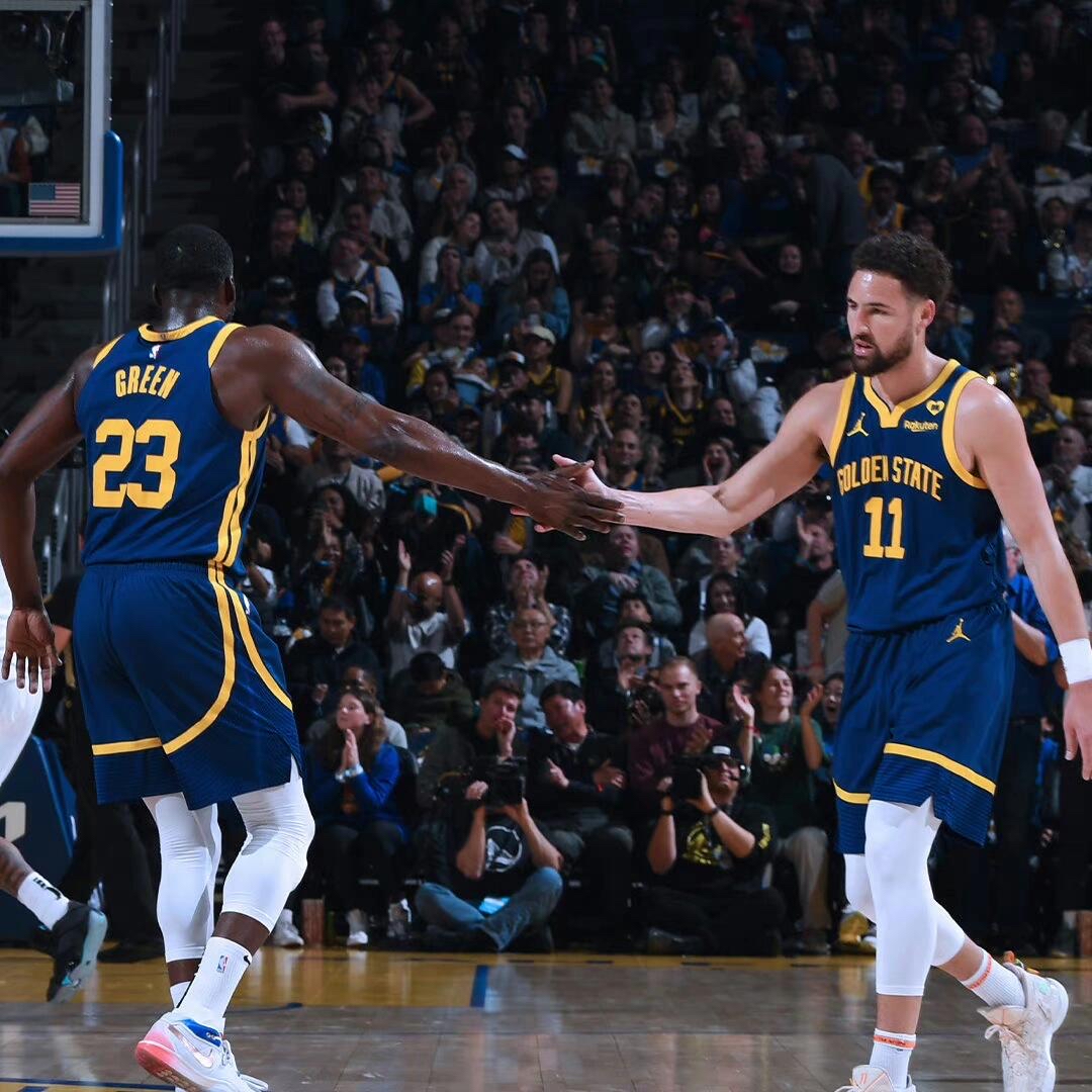 骑士碾压湖人，库里带队取胜