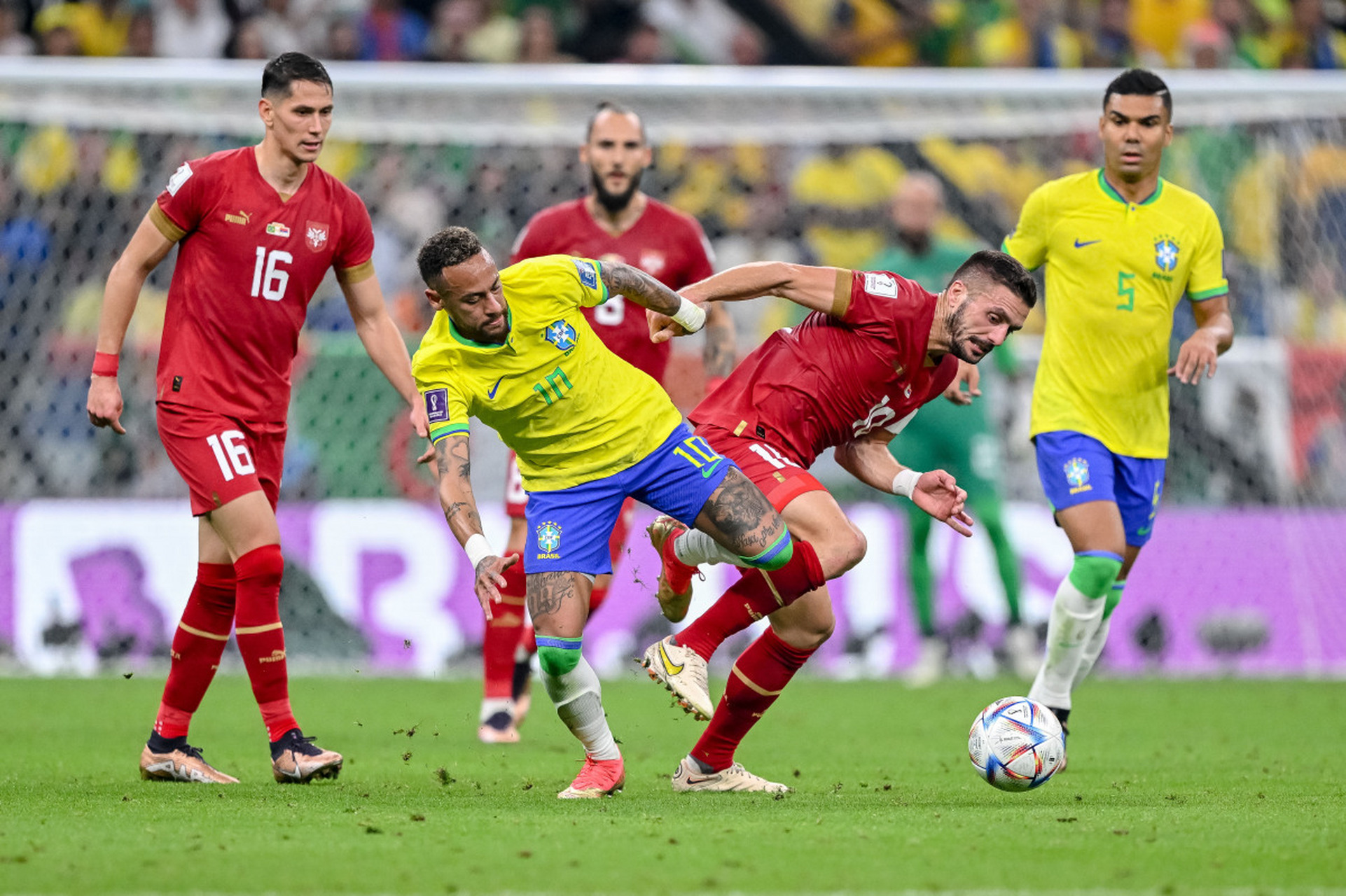 巴西翻盘乌拉圭，C罗刷新纪录