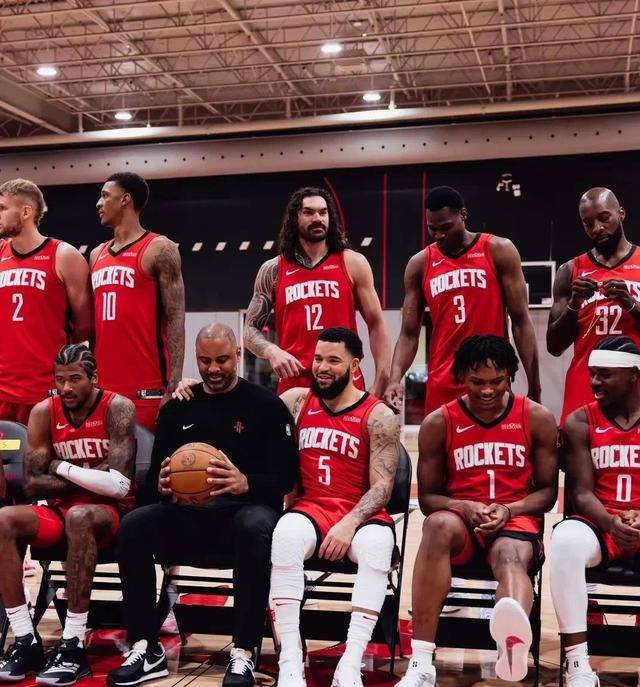 国王翻盘火箭，伦纳德带队取胜