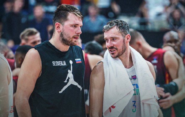 日本队鏖战德国队，桃田贤斗带队取胜