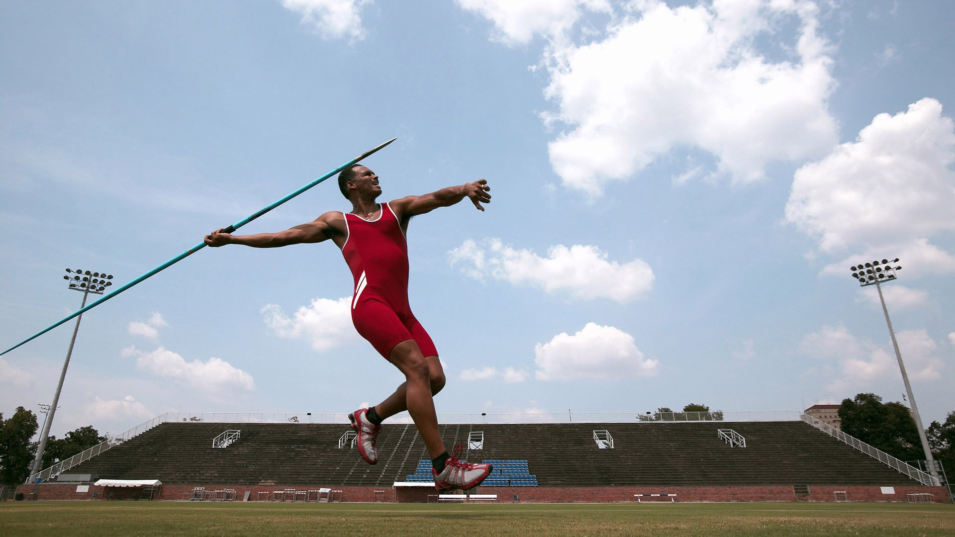 从安第斯山巅到王子公园,门迪在玻利维亚高原与巴黎镁光灯的双重压力下完成救赎