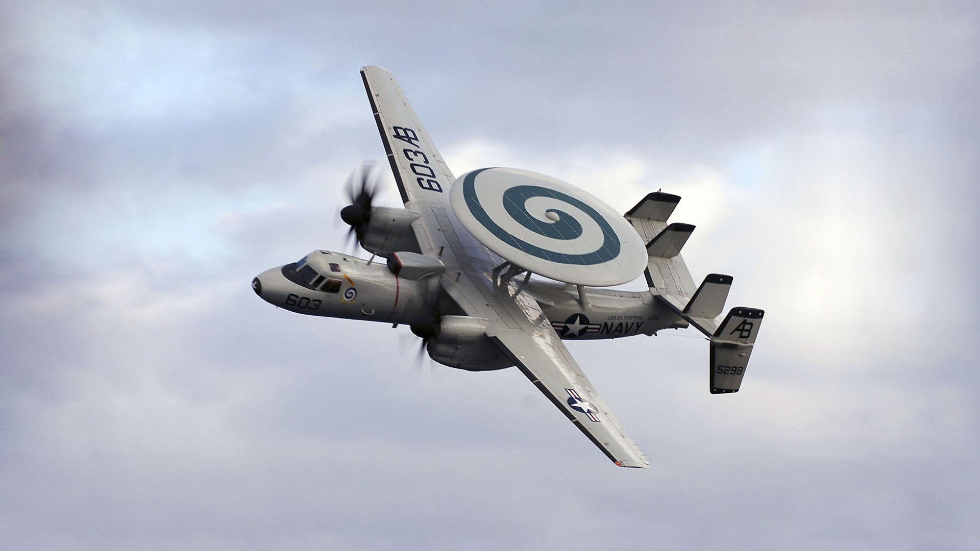 特奥神勇一手掌控比赛走势，英格兰球队硬仗中力克拉齐奥迎关键胜利