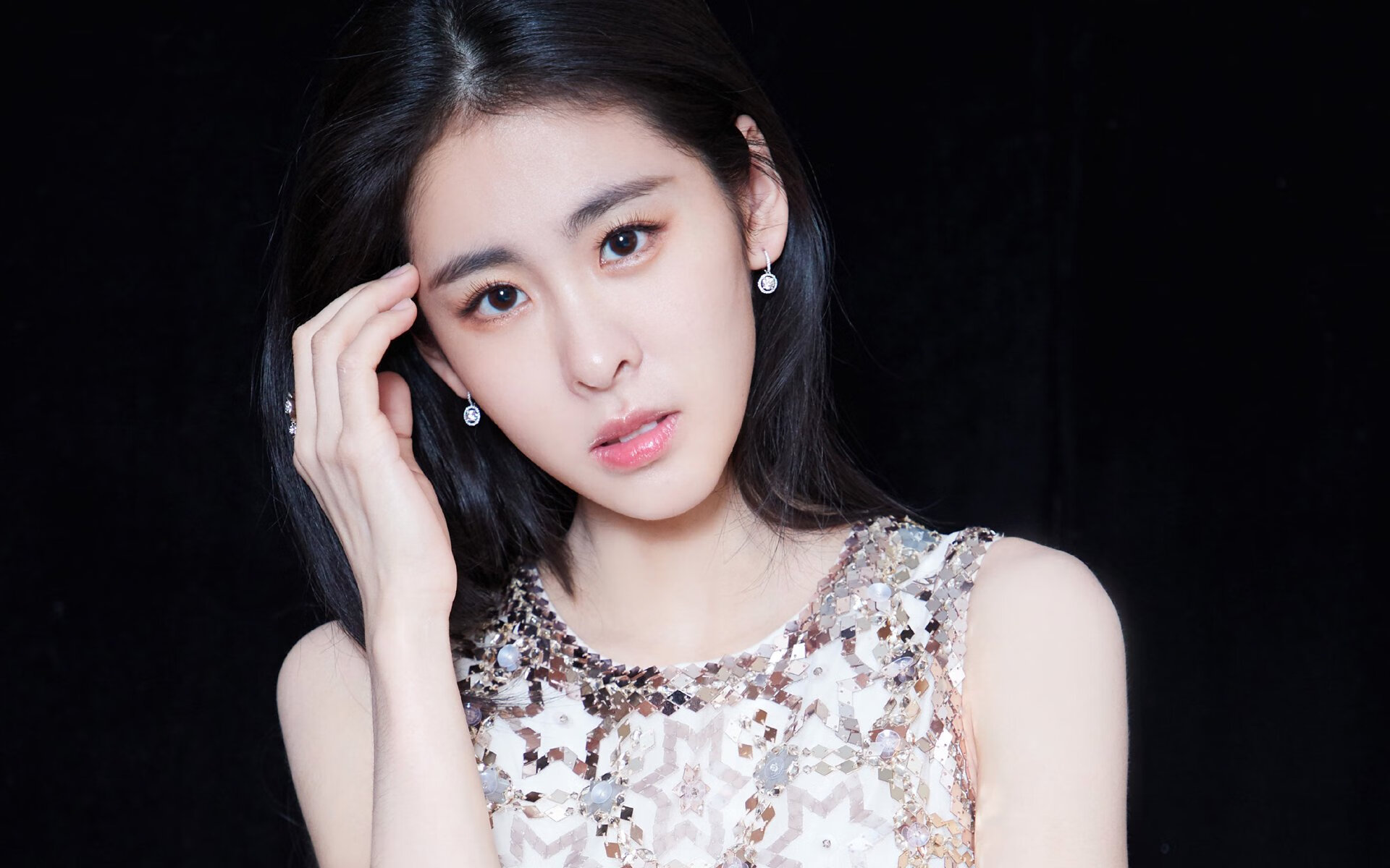 年度焦点战揭秘，莱比锡红牛淘汰赛过关，秘鲁神话终结